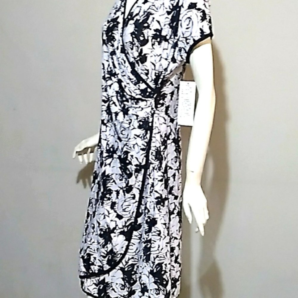 AMANDA Black white dainty print wrap dress V neck Short sleeve midi kimono like - Picture 3 of 4